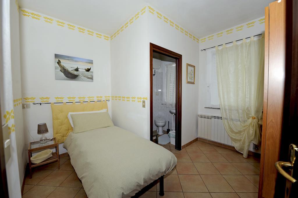 B&B L'Ormeggio Monfalcone Habitación foto